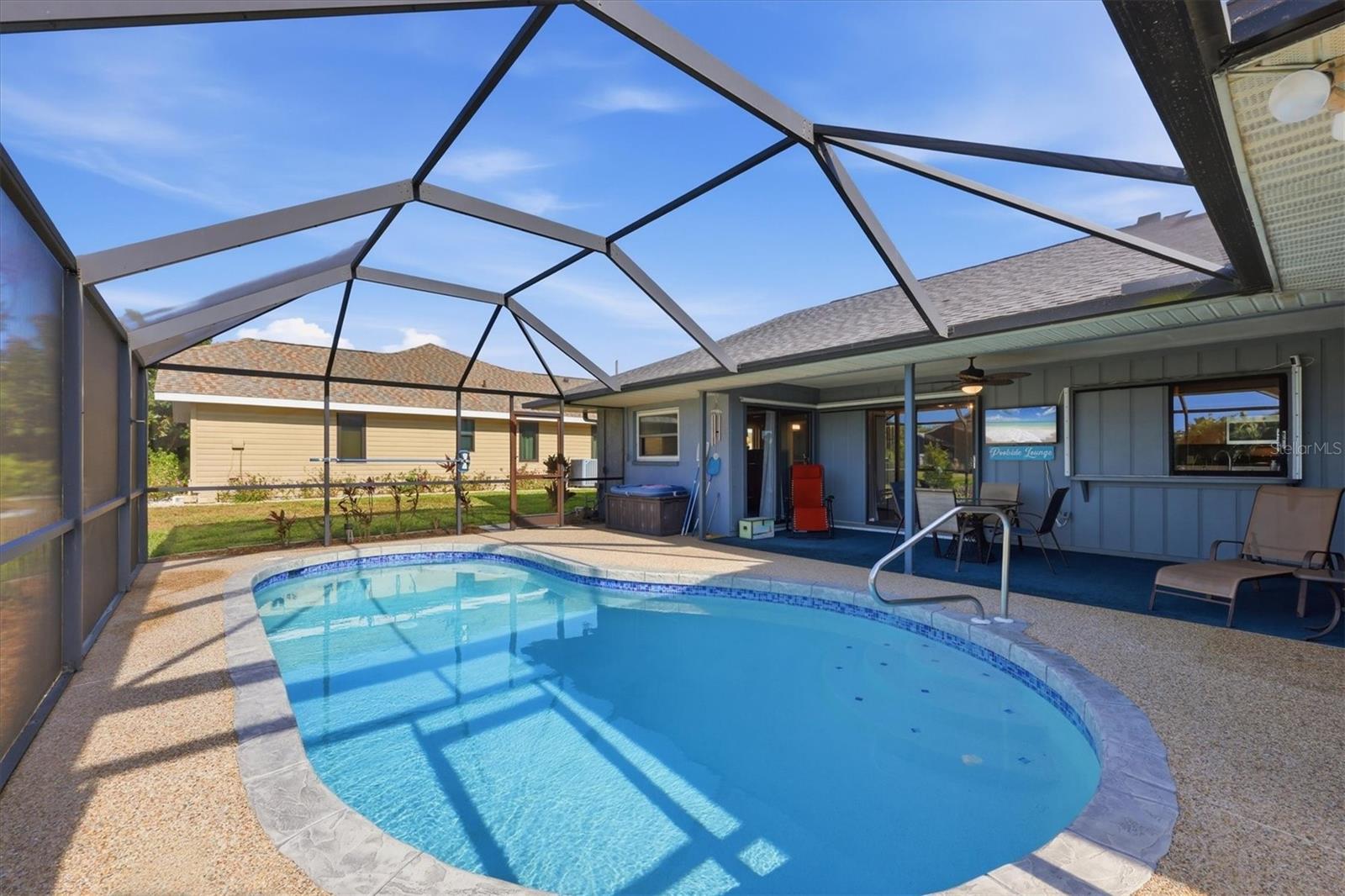 ROTONDA PEBBLE BEACH - Residential