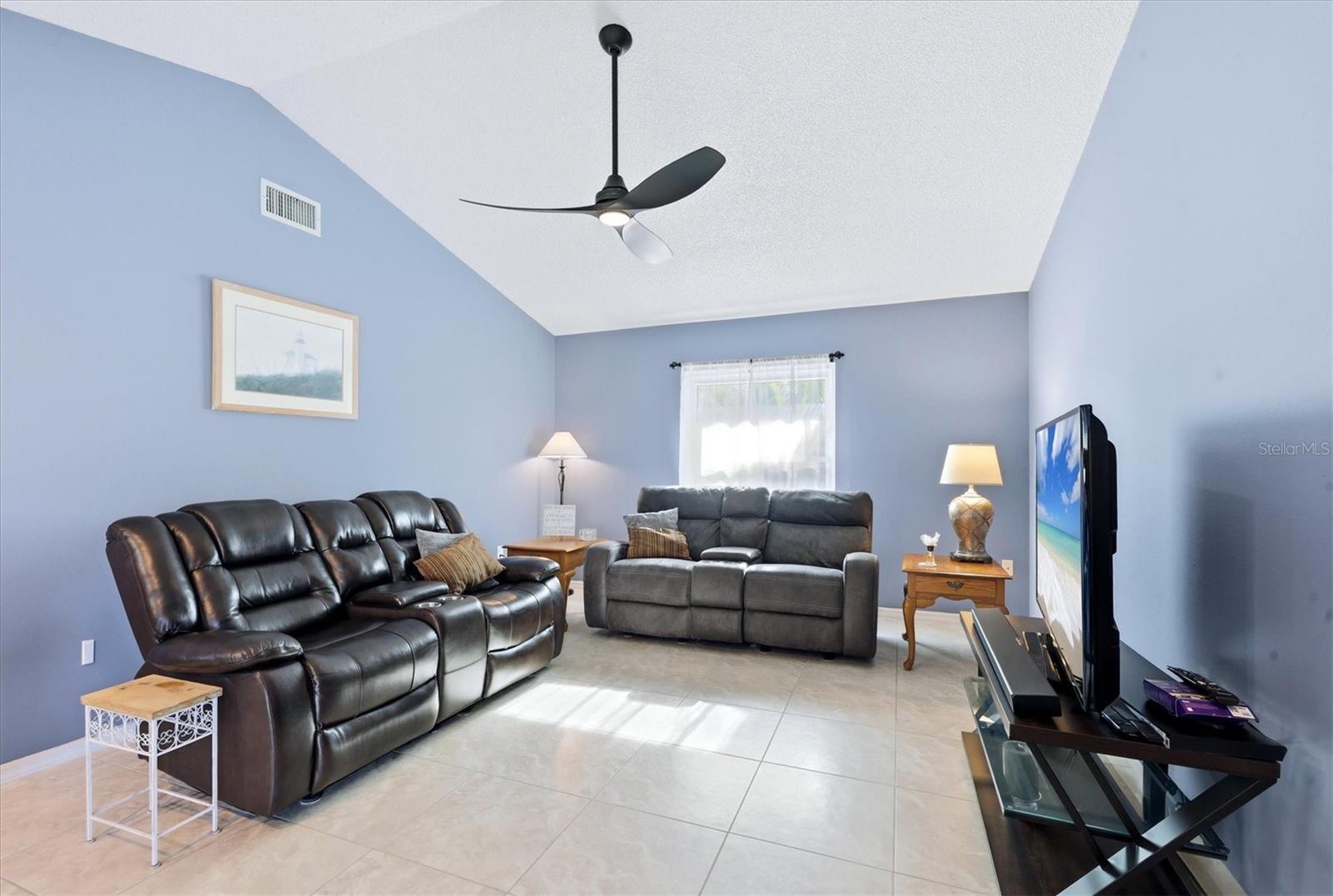 ROTONDA PEBBLE BEACH - Residential