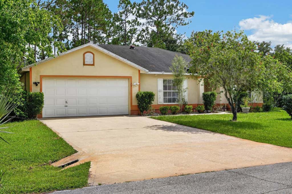 Photo of 25 Rymshaw Drive, Palm Coast, FL 32164 (MLS # V4950567)
