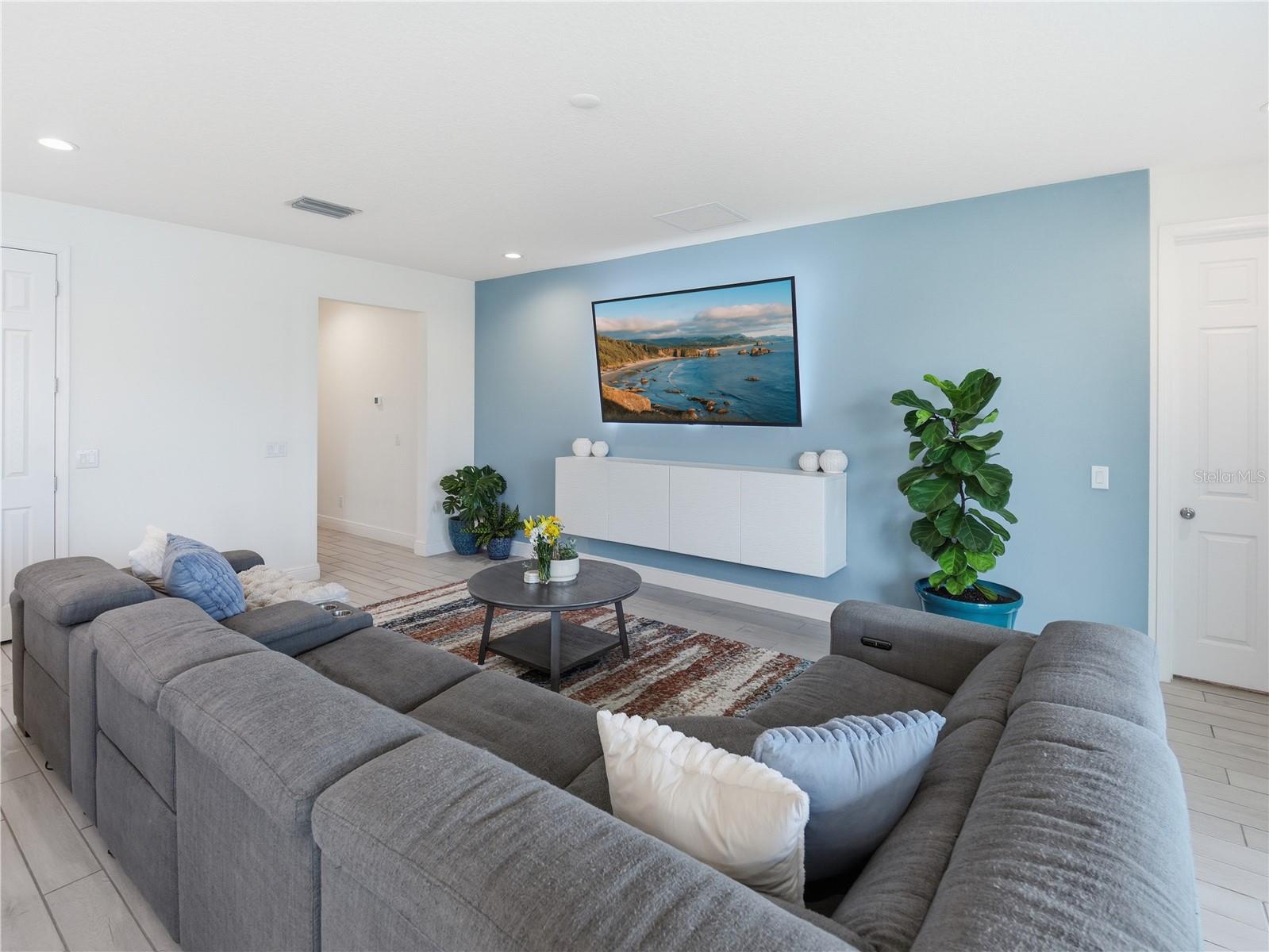 HANOVER LAKES PH 4 - Residential