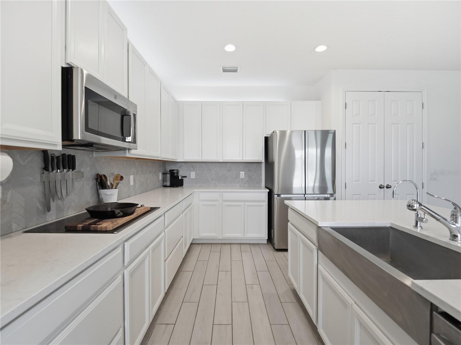 HANOVER LAKES PH 4 - Residential