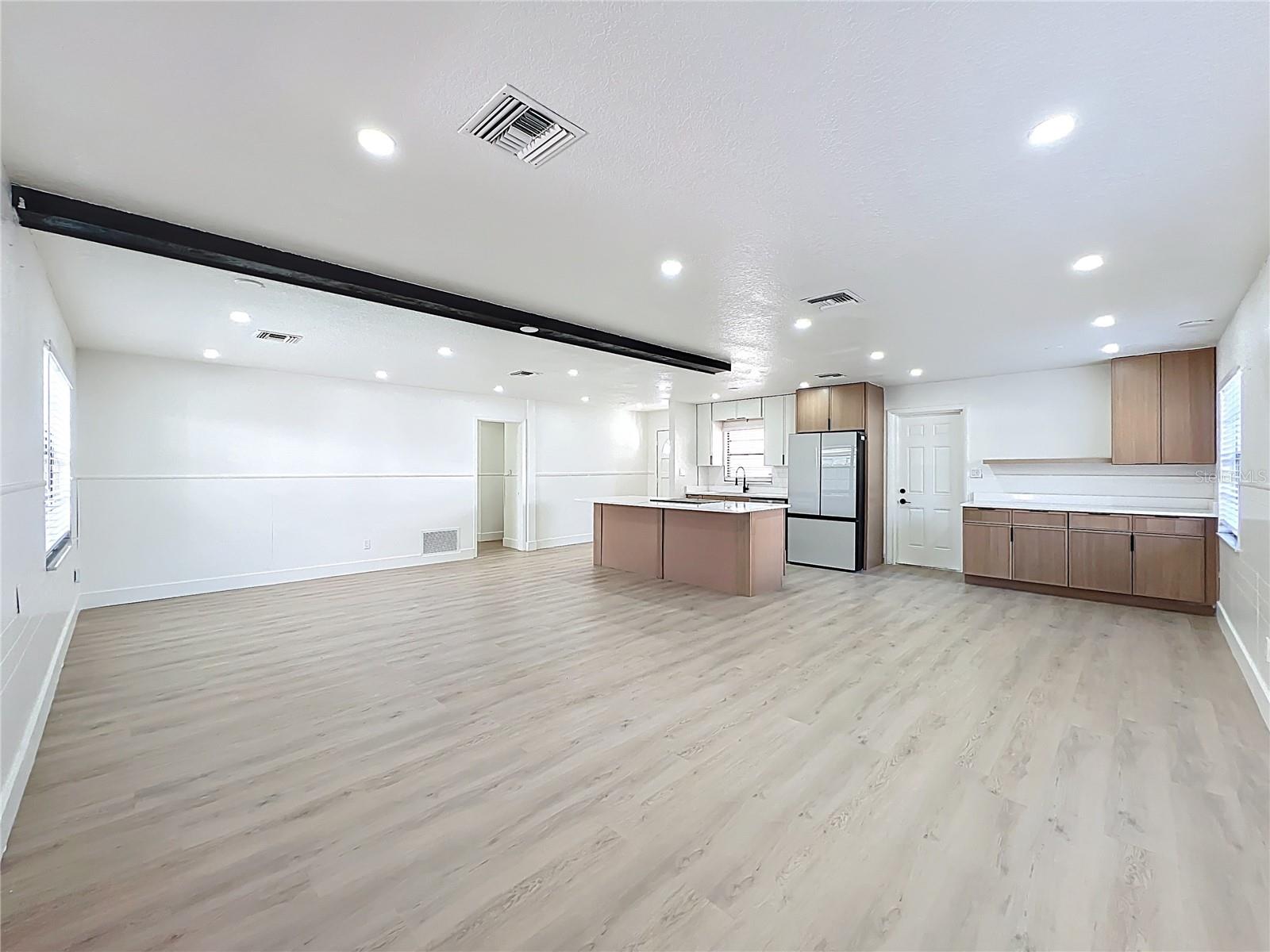 EASTBROOK SUB UNIT 11 - Residential Lease