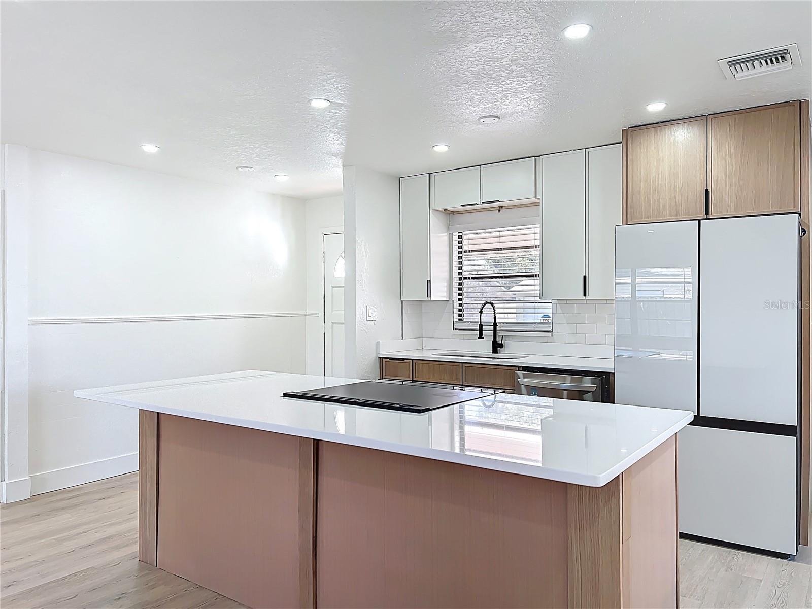 EASTBROOK SUB UNIT 11 - Residential Lease