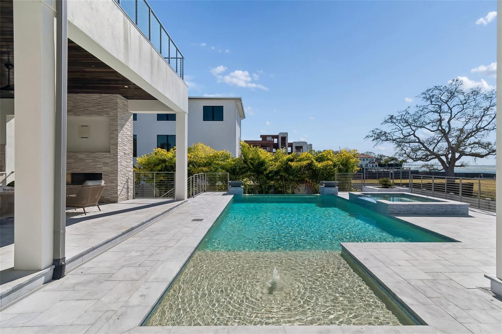 SUNSET PARK ISLES UN #1 - Residential