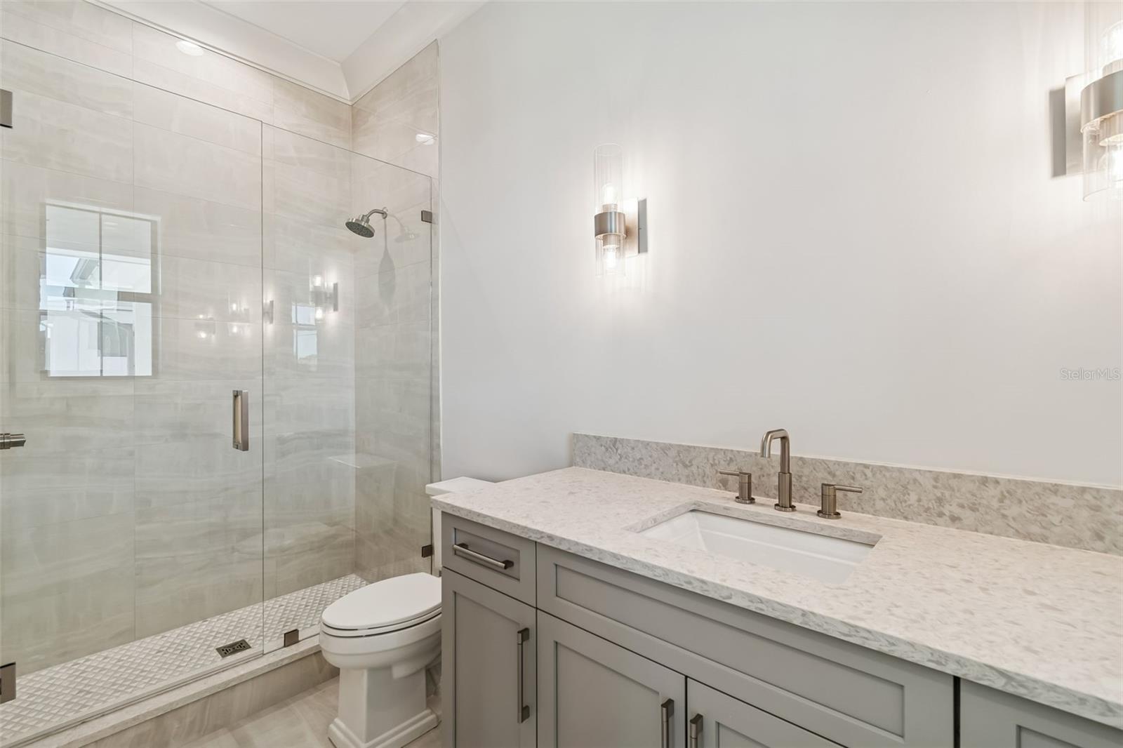 SUNSET PARK ISLES UN #1 - Residential