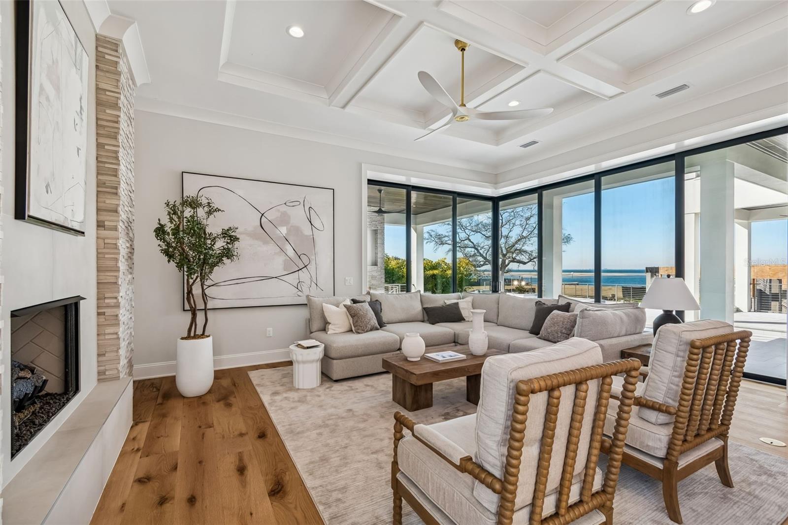 SUNSET PARK ISLES UN #1 - Residential