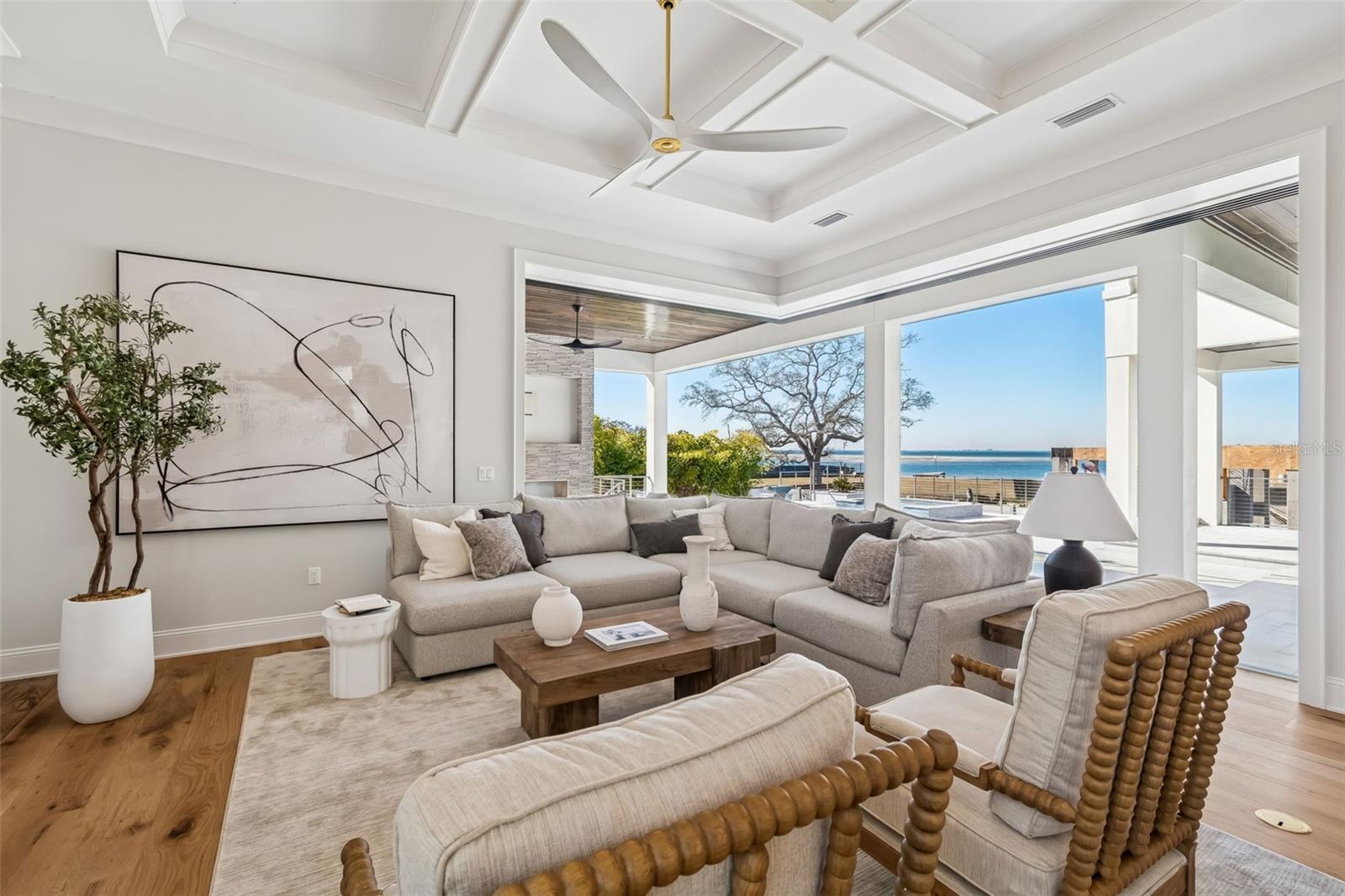 5032 W LONGFELLOW AVENUE