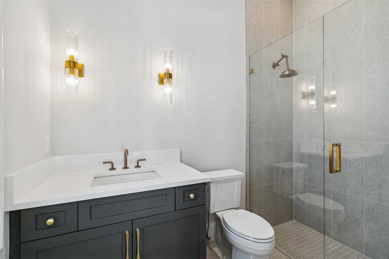 SUNSET PARK ISLES UN #1 - Residential