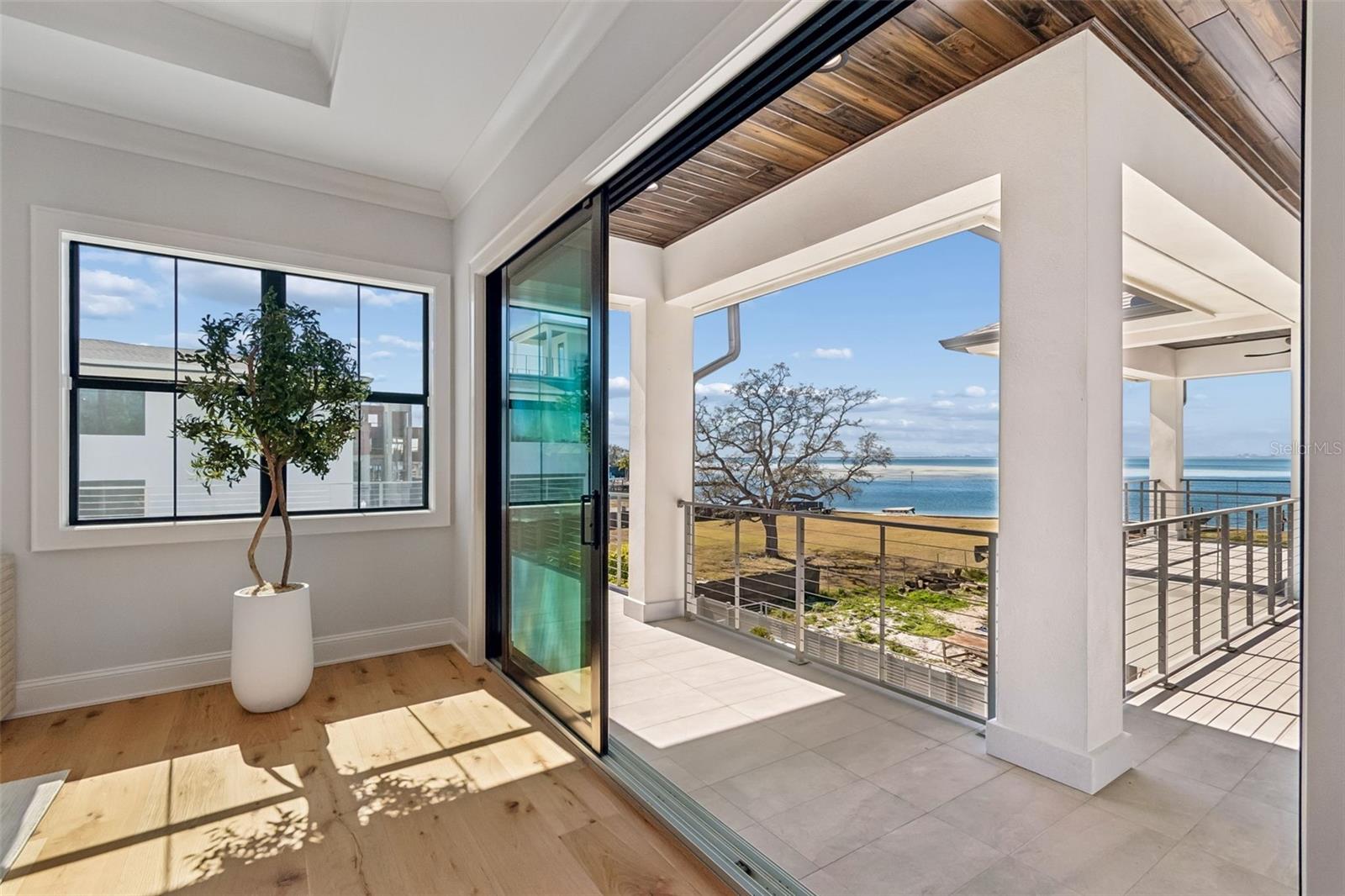 SUNSET PARK ISLES UN #1 - Residential