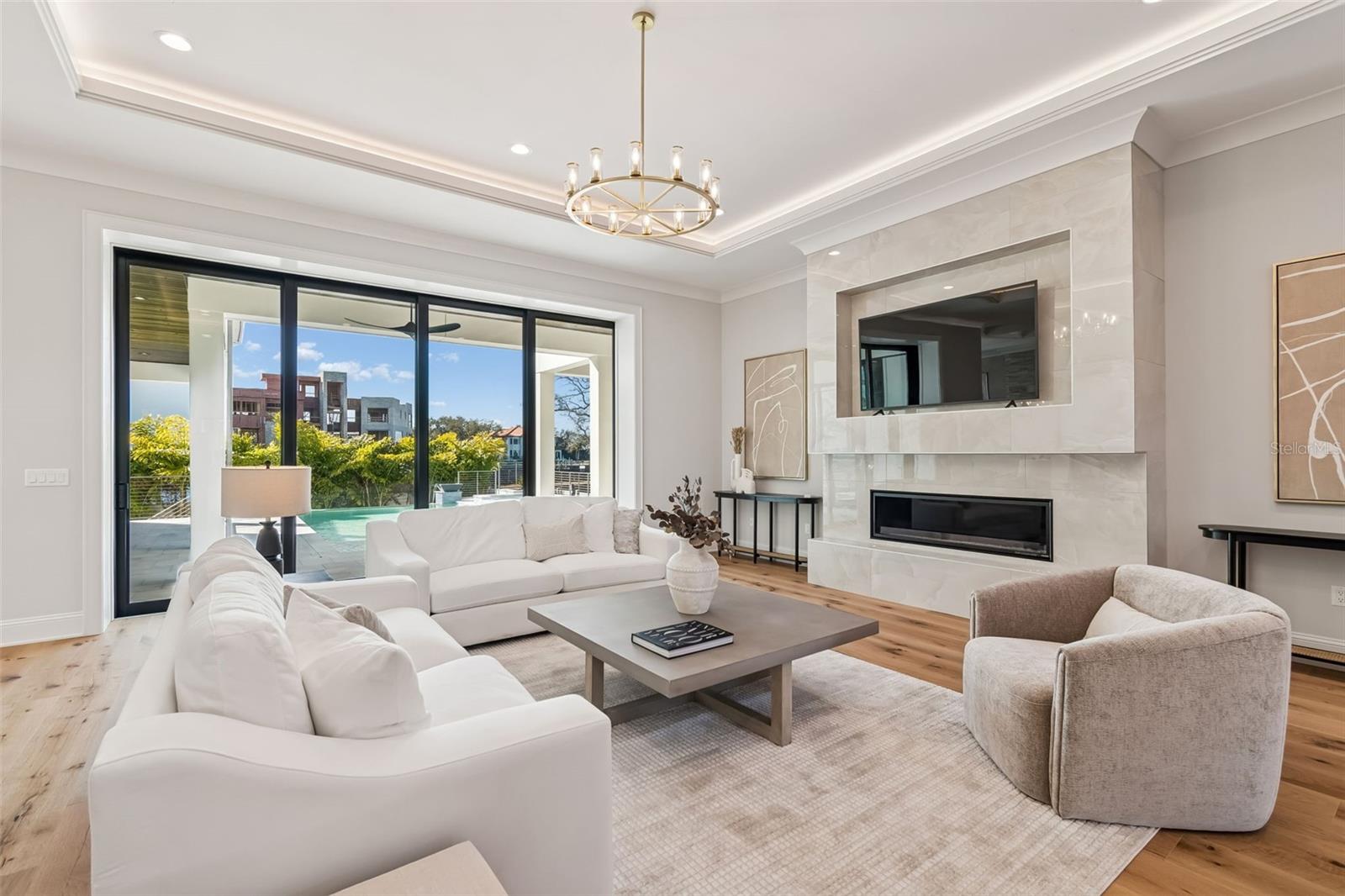 SUNSET PARK ISLES UN #1 - Residential