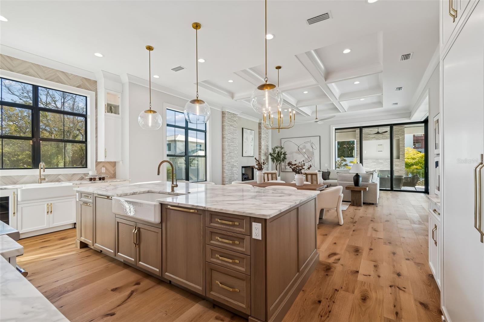 SUNSET PARK ISLES UN #1 - Residential