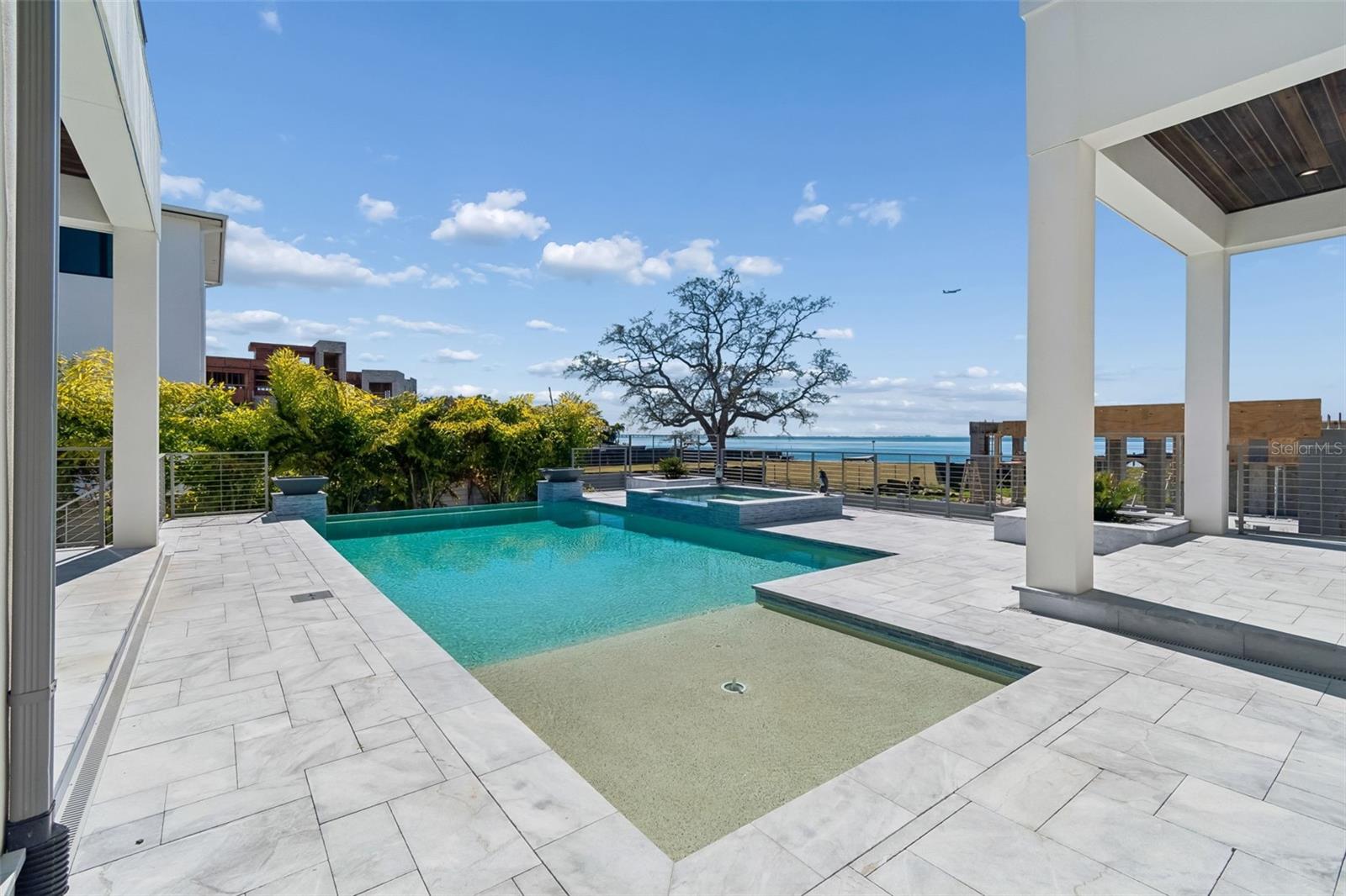 SUNSET PARK ISLES UN #1 - Residential