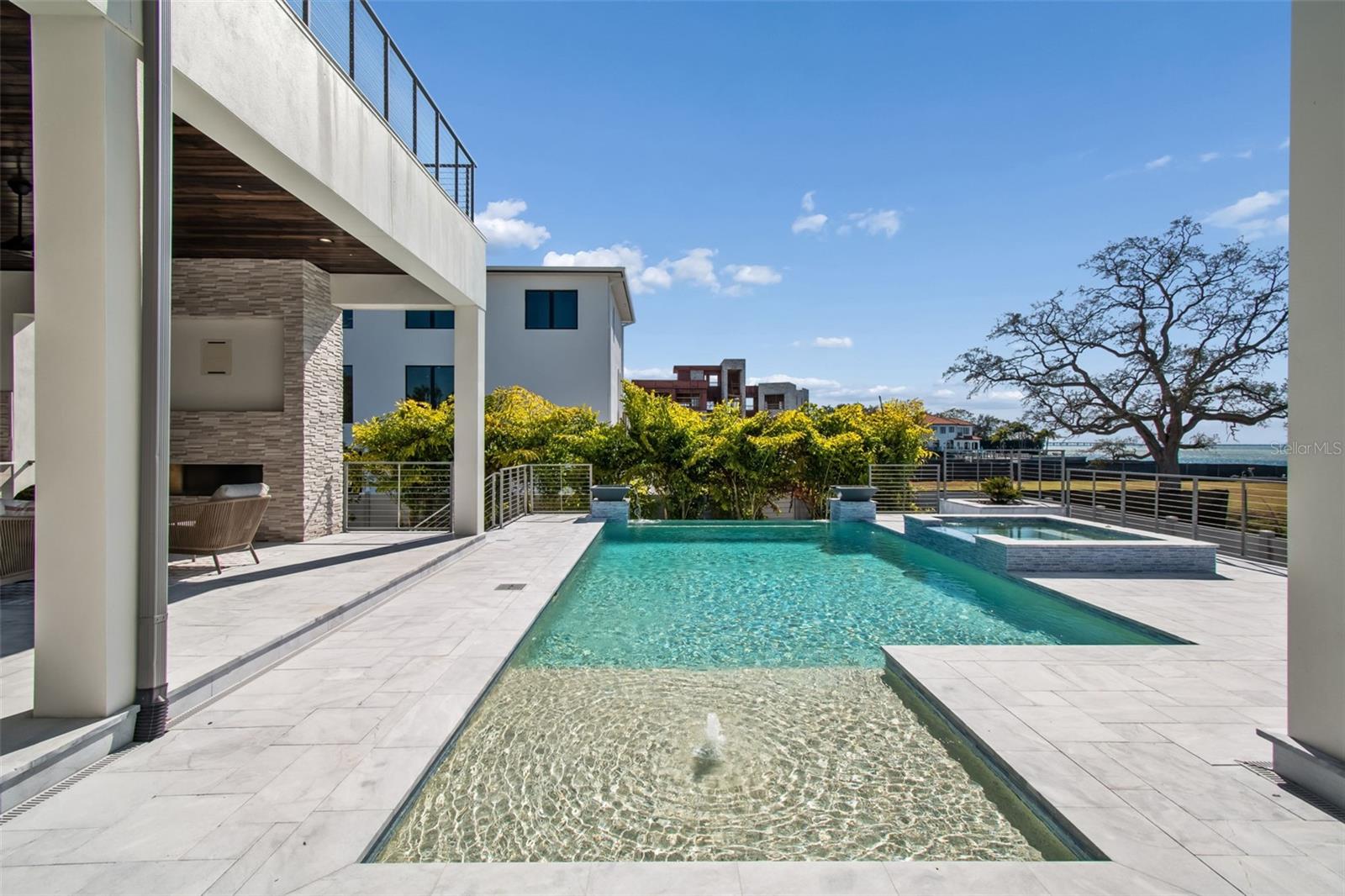 SUNSET PARK ISLES UN #1 - Residential