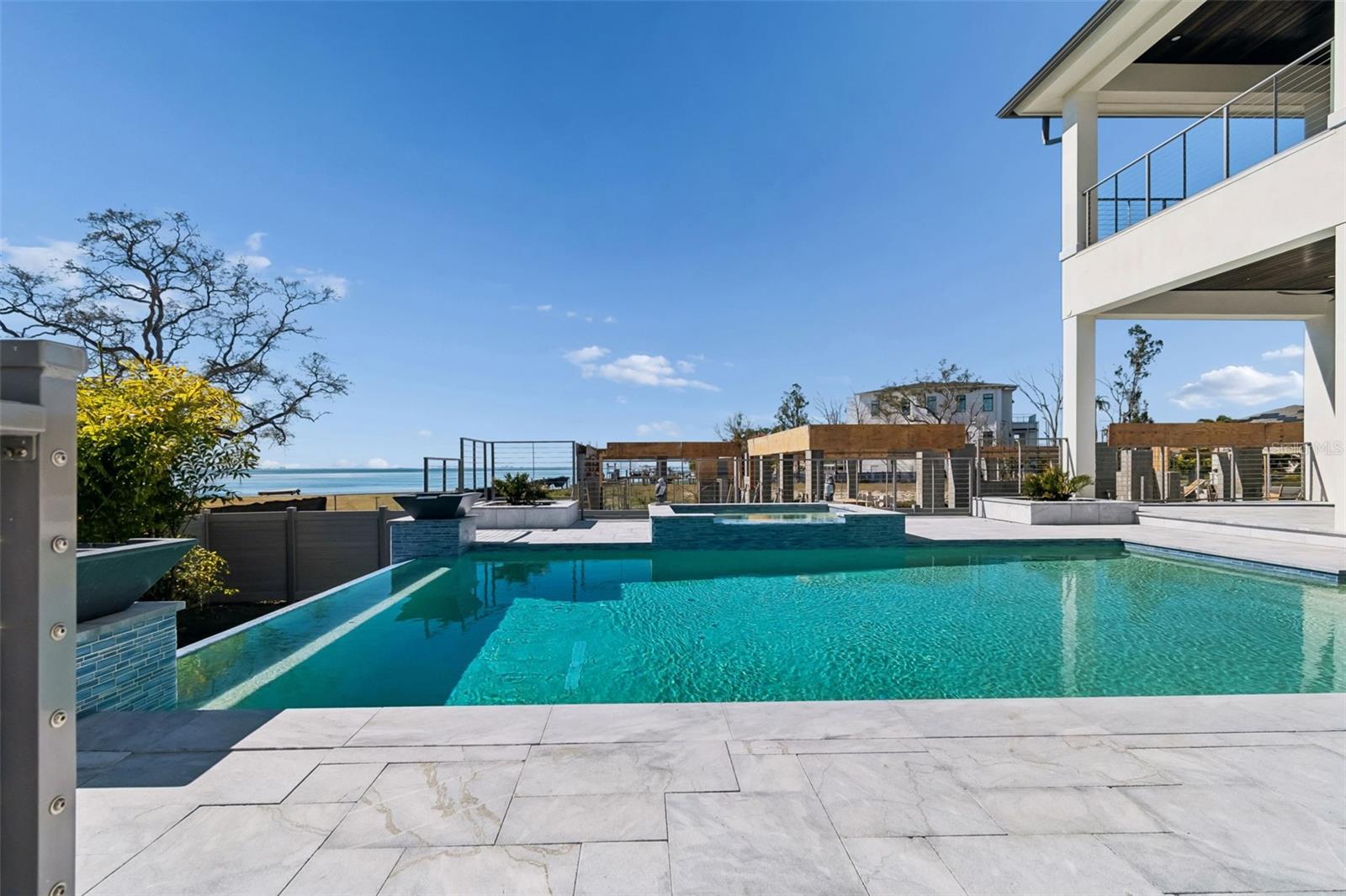 SUNSET PARK ISLES UN #1 - Residential