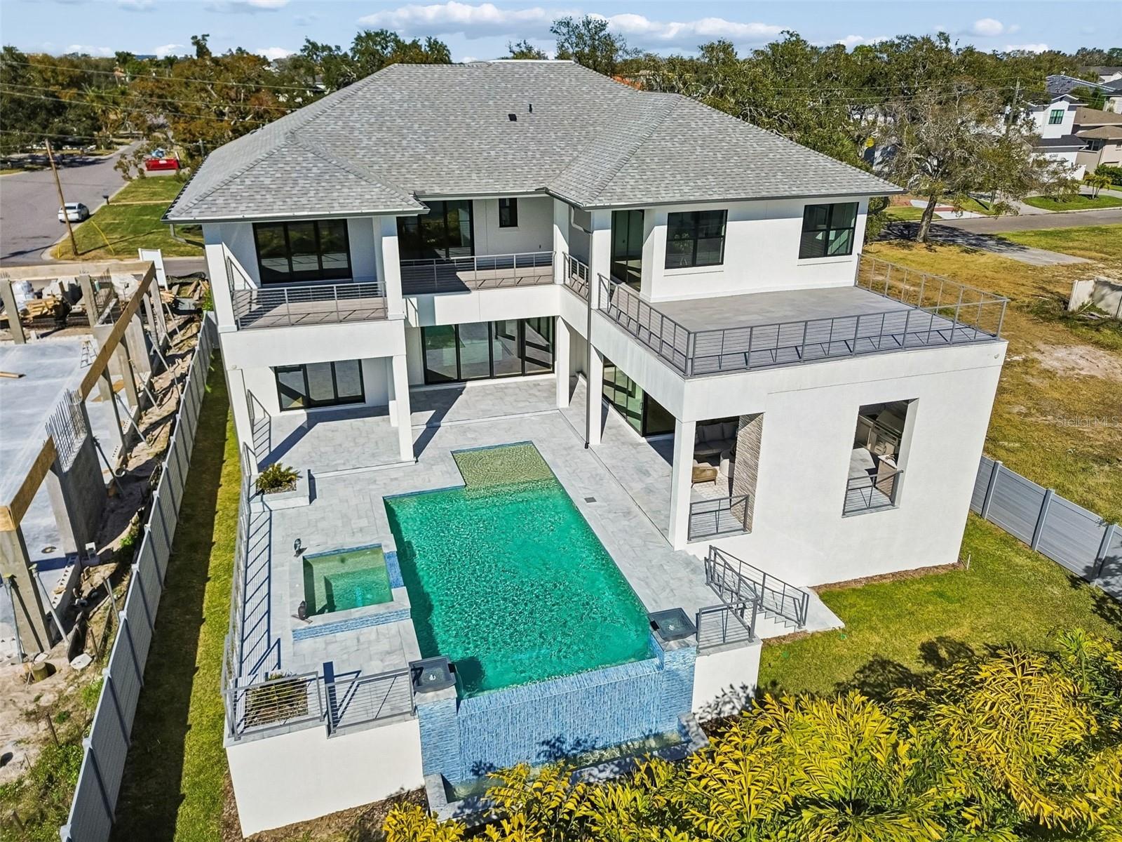 SUNSET PARK ISLES UN #1 - Residential