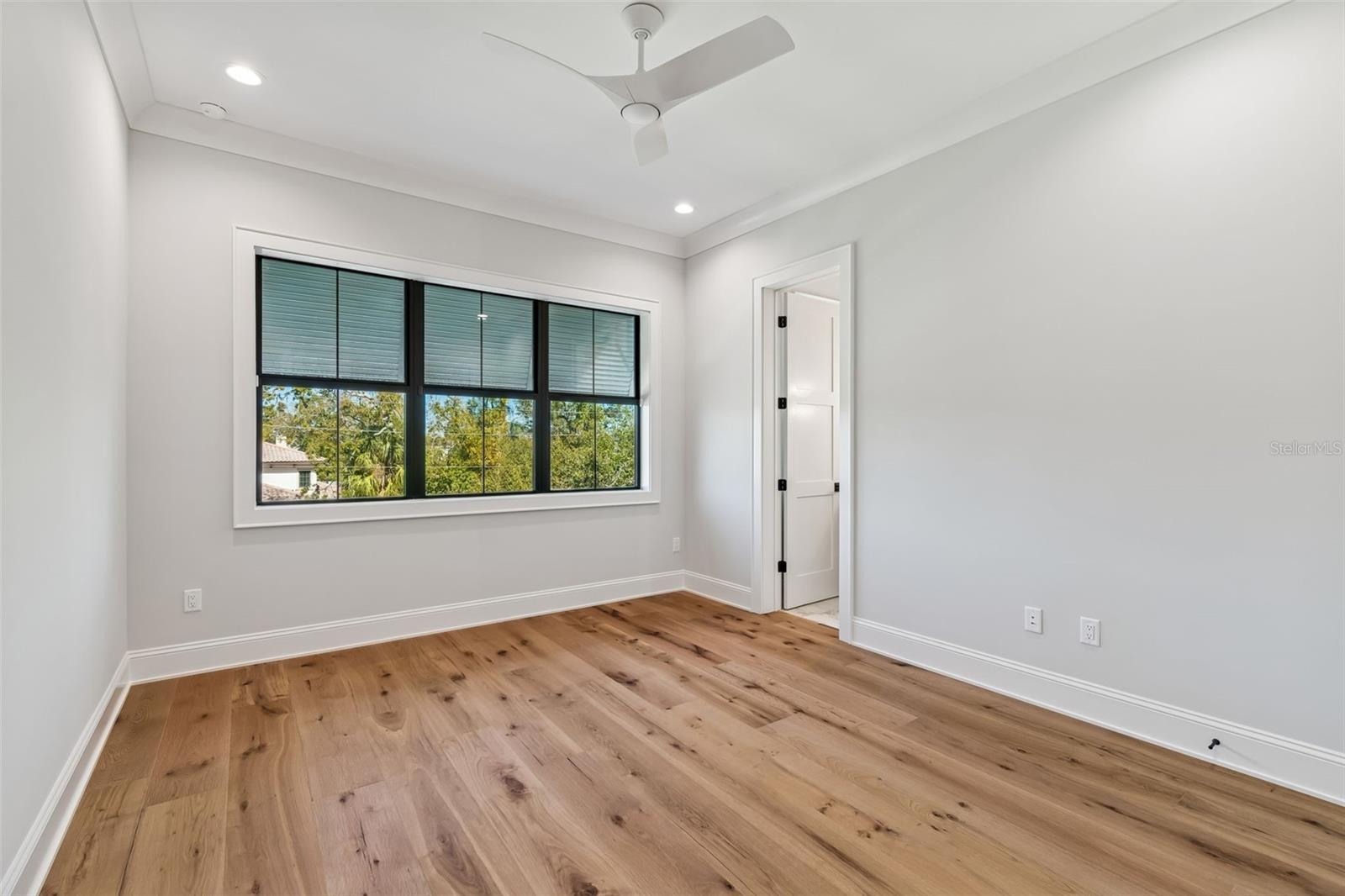 SUNSET PARK ISLES UN #1 - Residential