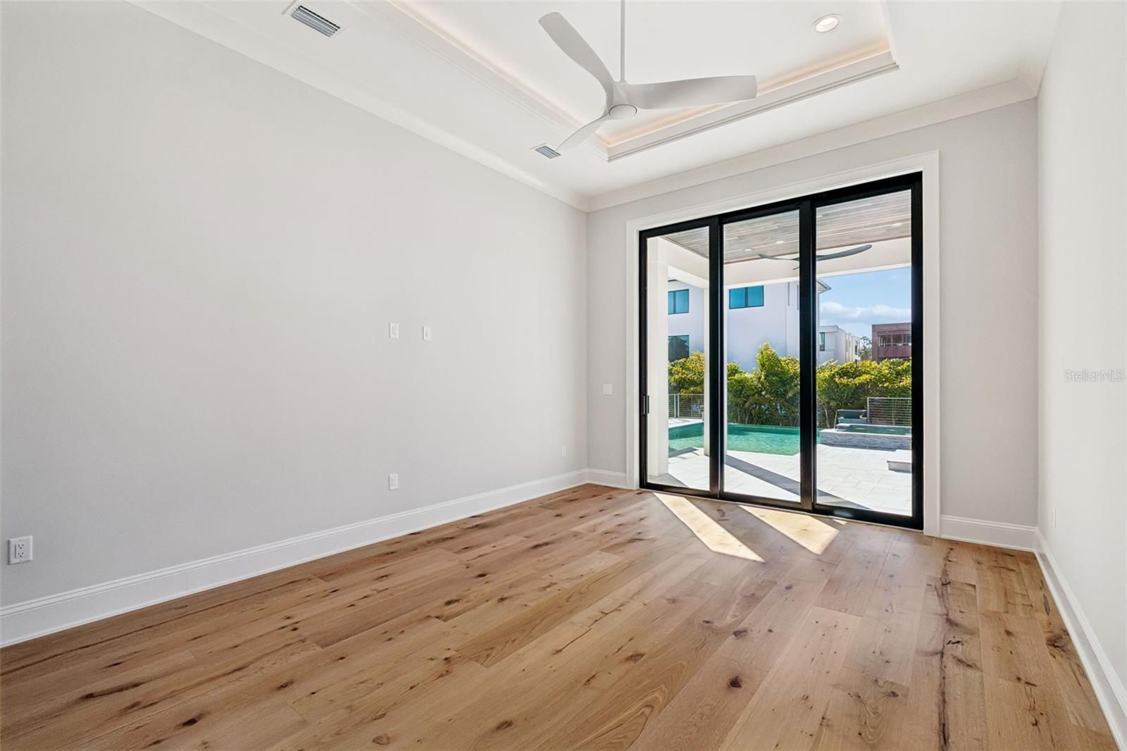 SUNSET PARK ISLES UN #1 - Residential