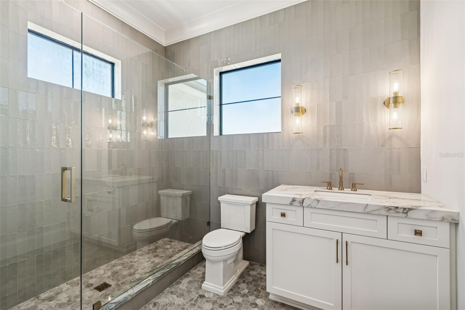 SUNSET PARK ISLES UN #1 - Residential