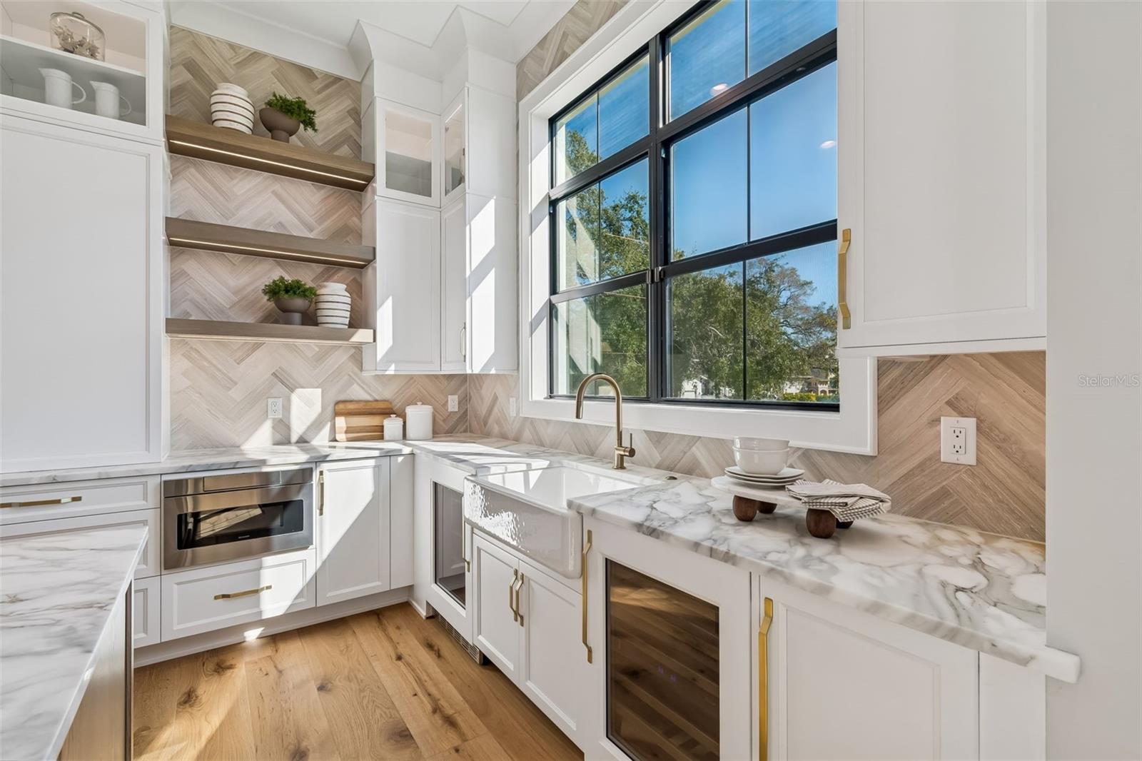 SUNSET PARK ISLES UN #1 - Residential