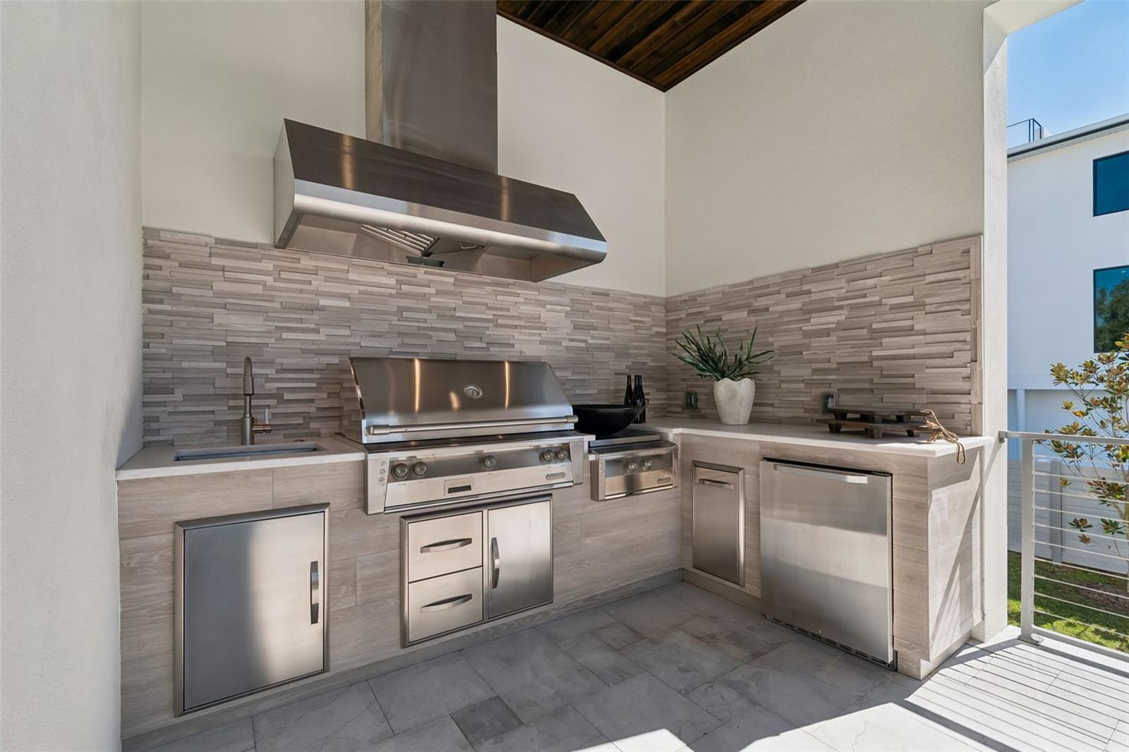 SUNSET PARK ISLES UN #1 - Residential