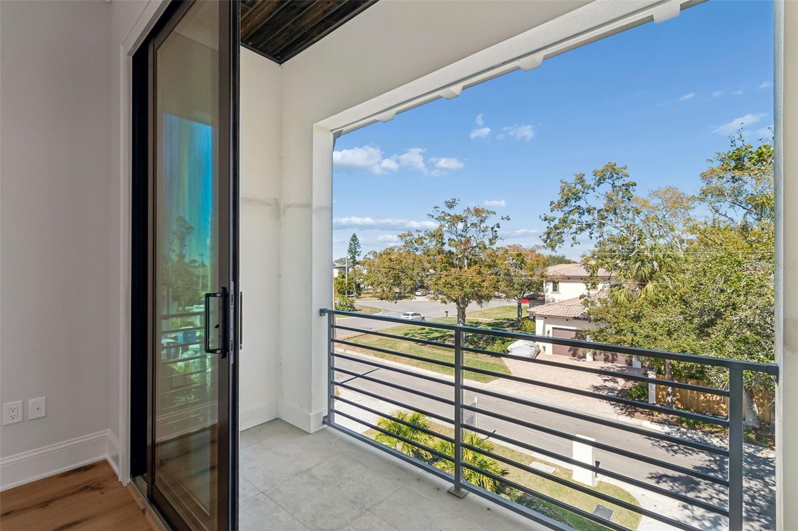 SUNSET PARK ISLES UN #1 - Residential