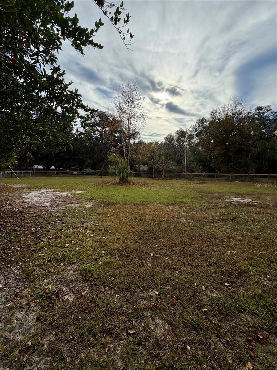 OCKLAWAHA RIVER ESTATE - Land