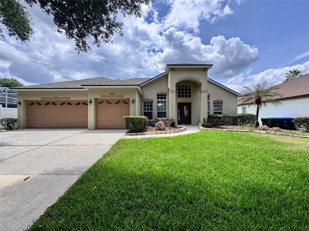 Photo of 10118 Shortwood Lane, Orlando, FL 32836 (MLS # O6412630)