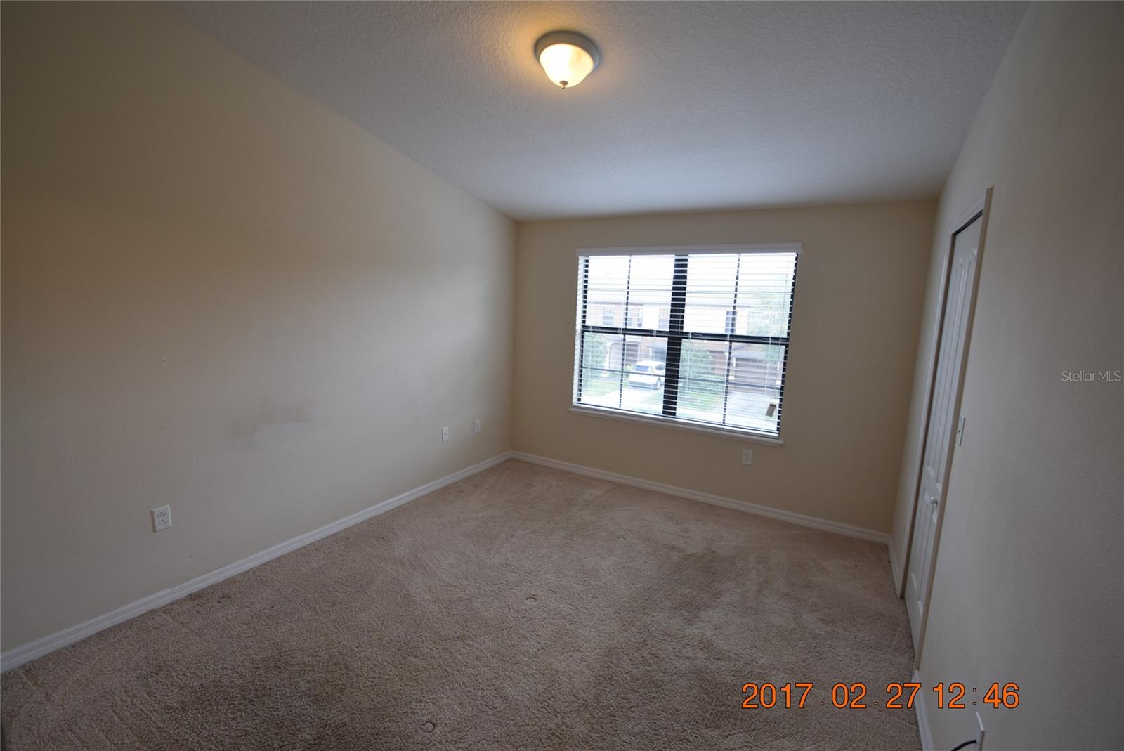 WINDSOR LAKE TWNHMS EAST - Residential Lease