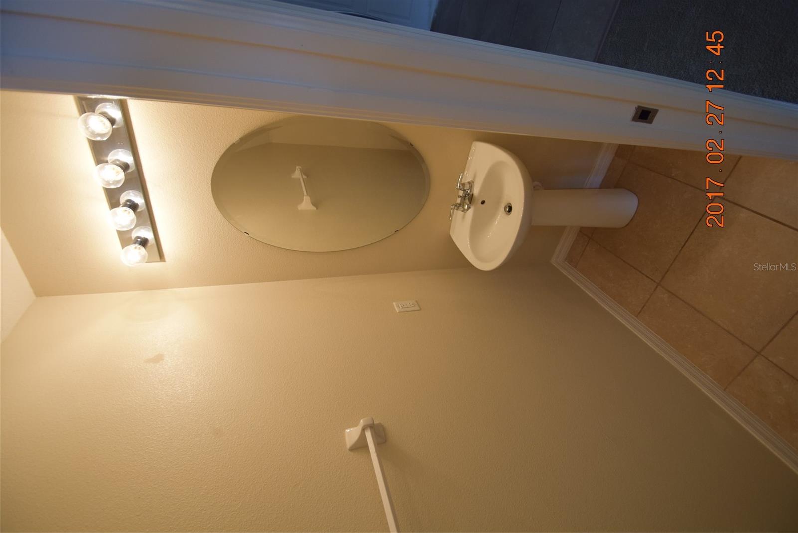 WINDSOR LAKE TWNHMS EAST - Residential Lease