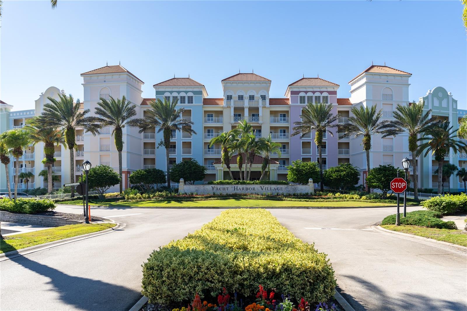 102 YACHT HARBOR DRIVE 475