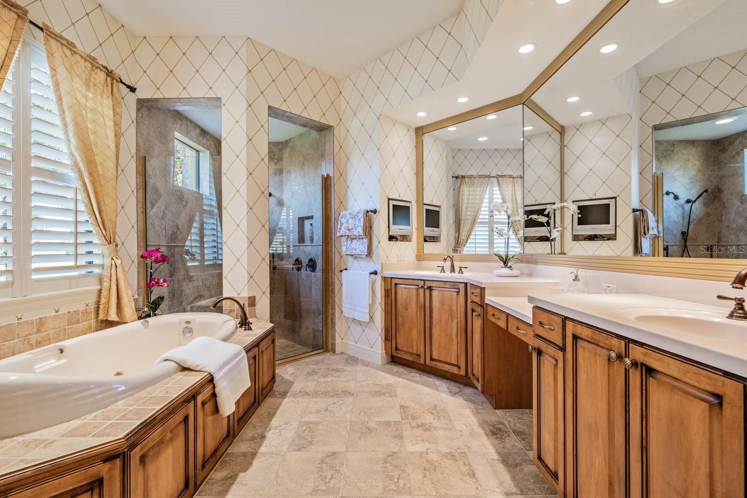 LAKE JOVITA GOLF AND COUNTRY CLUB - Residential