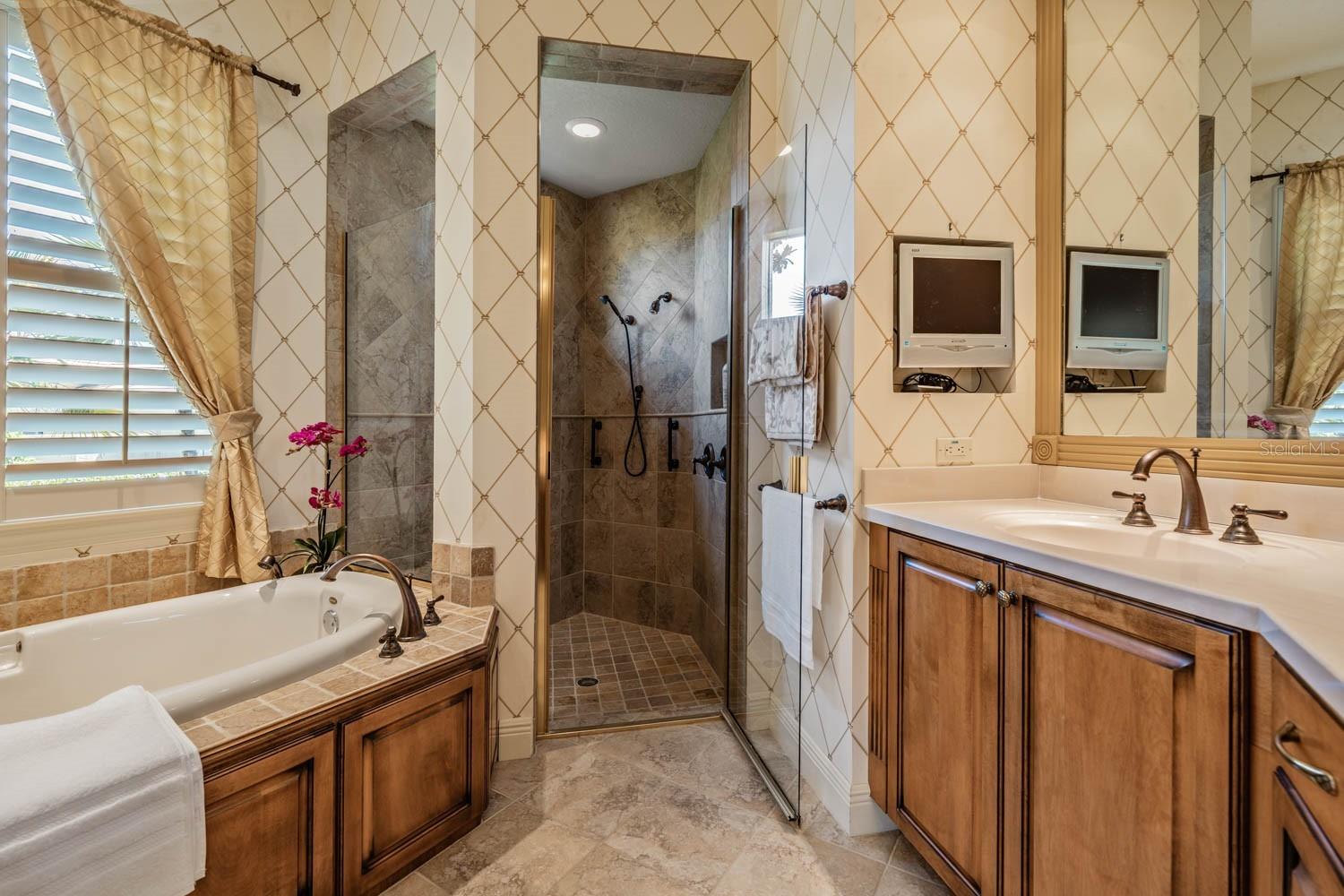 LAKE JOVITA GOLF AND COUNTRY CLUB - Residential