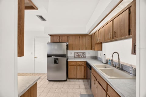 Tiny photo for 2013 SE 37th Court Circle, Ocala, FL 34471 (MLS # OM734572)