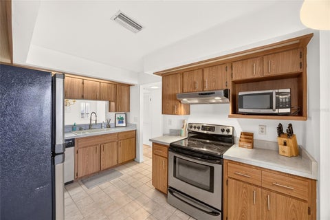 Tiny photo for 2013 SE 37th Court Circle, Ocala, FL 34471 (MLS # OM734572)