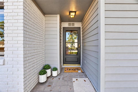 Tiny photo for 2013 SE 37th Court Circle, Ocala, FL 34471 (MLS # OM734572)