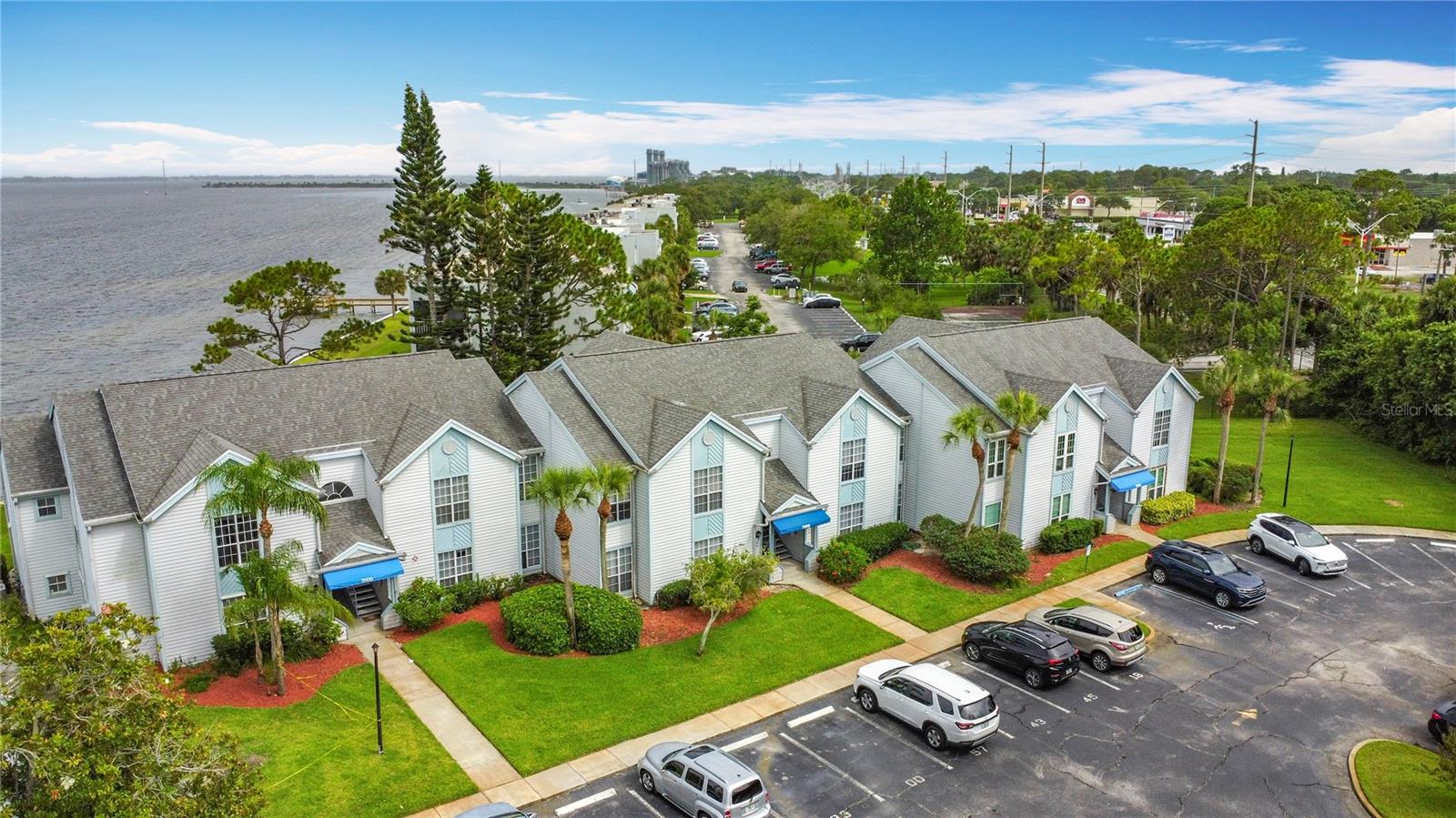 DELESPINE ON INDIAN RIVER - Residential