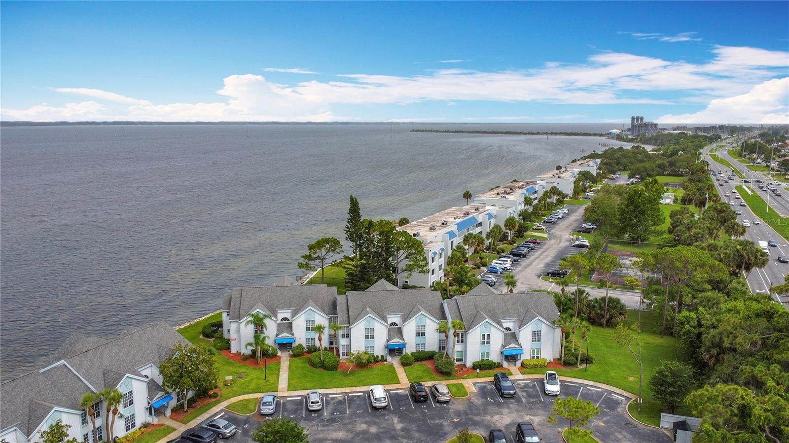 DELESPINE ON INDIAN RIVER - Residential