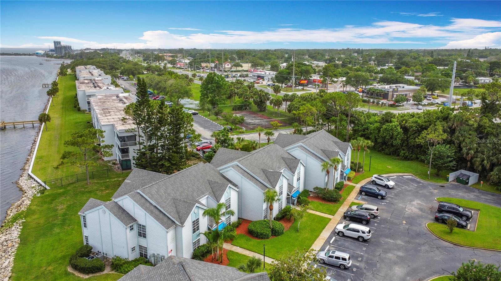 DELESPINE ON INDIAN RIVER - Residential