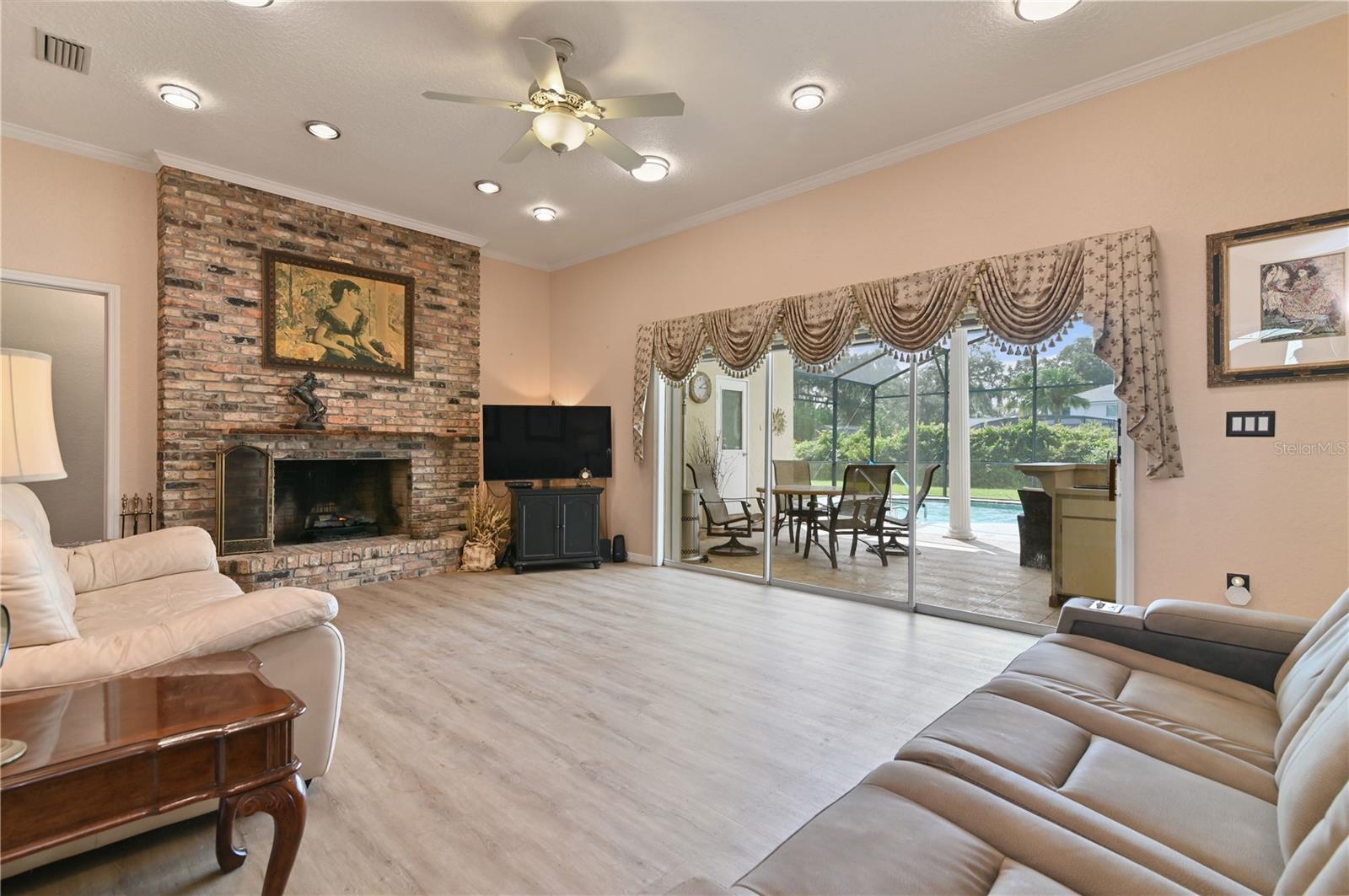 HIDDEN HARBOR - Residential