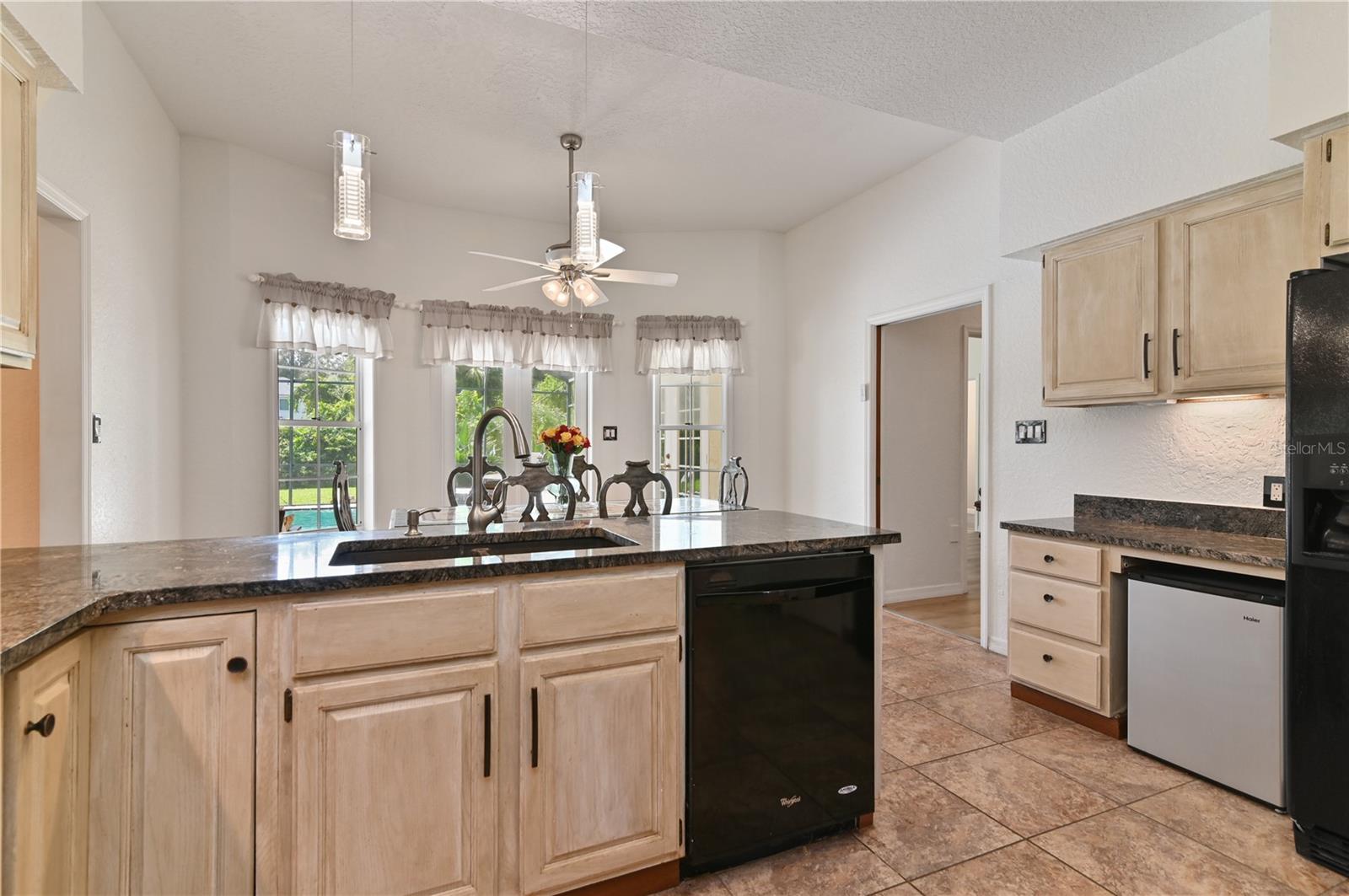 HIDDEN HARBOR - Residential