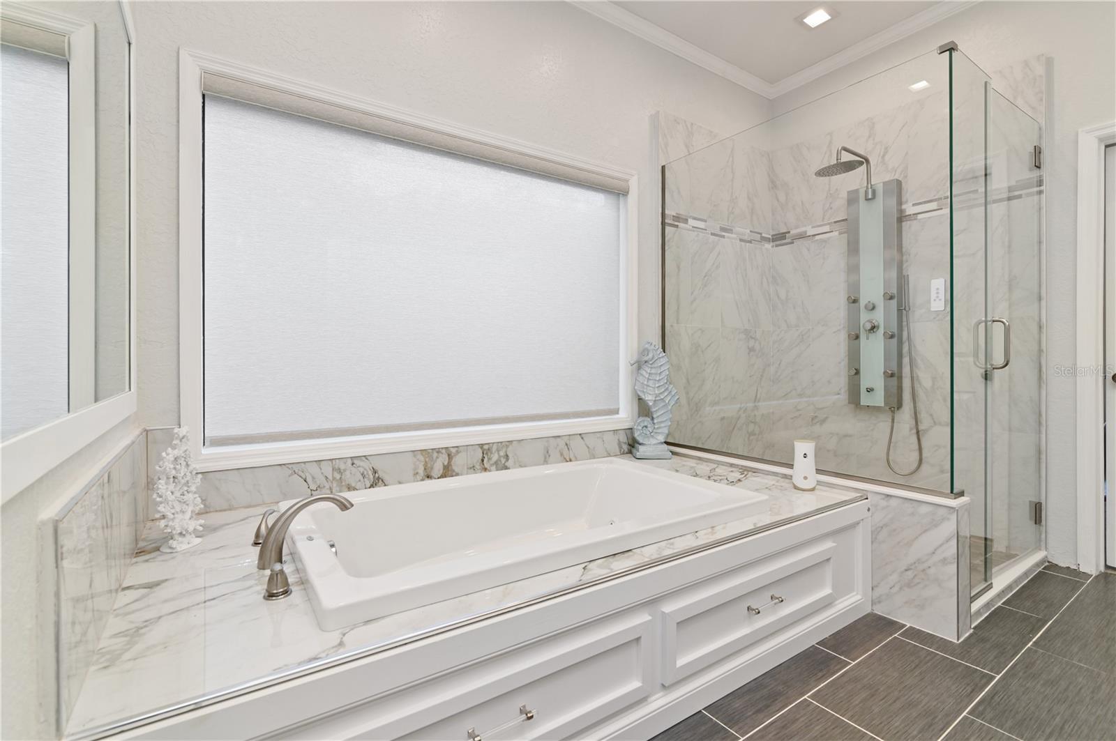 HIDDEN HARBOR - Residential