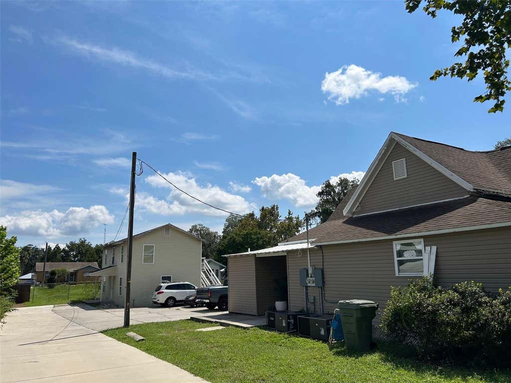 Photo of 400 S 6th Street, Leesburg, FL 34748 (MLS # O6430991)