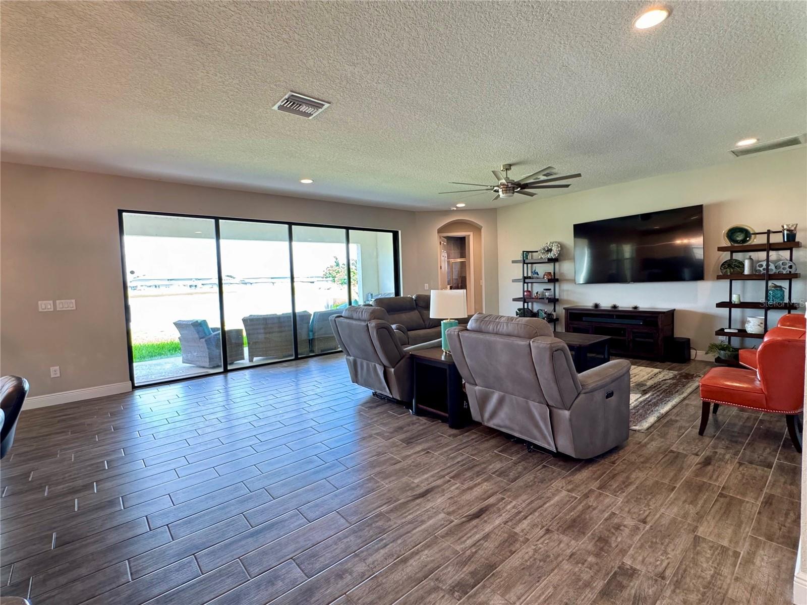 TRIPLE CRK VLG M-1 - Residential