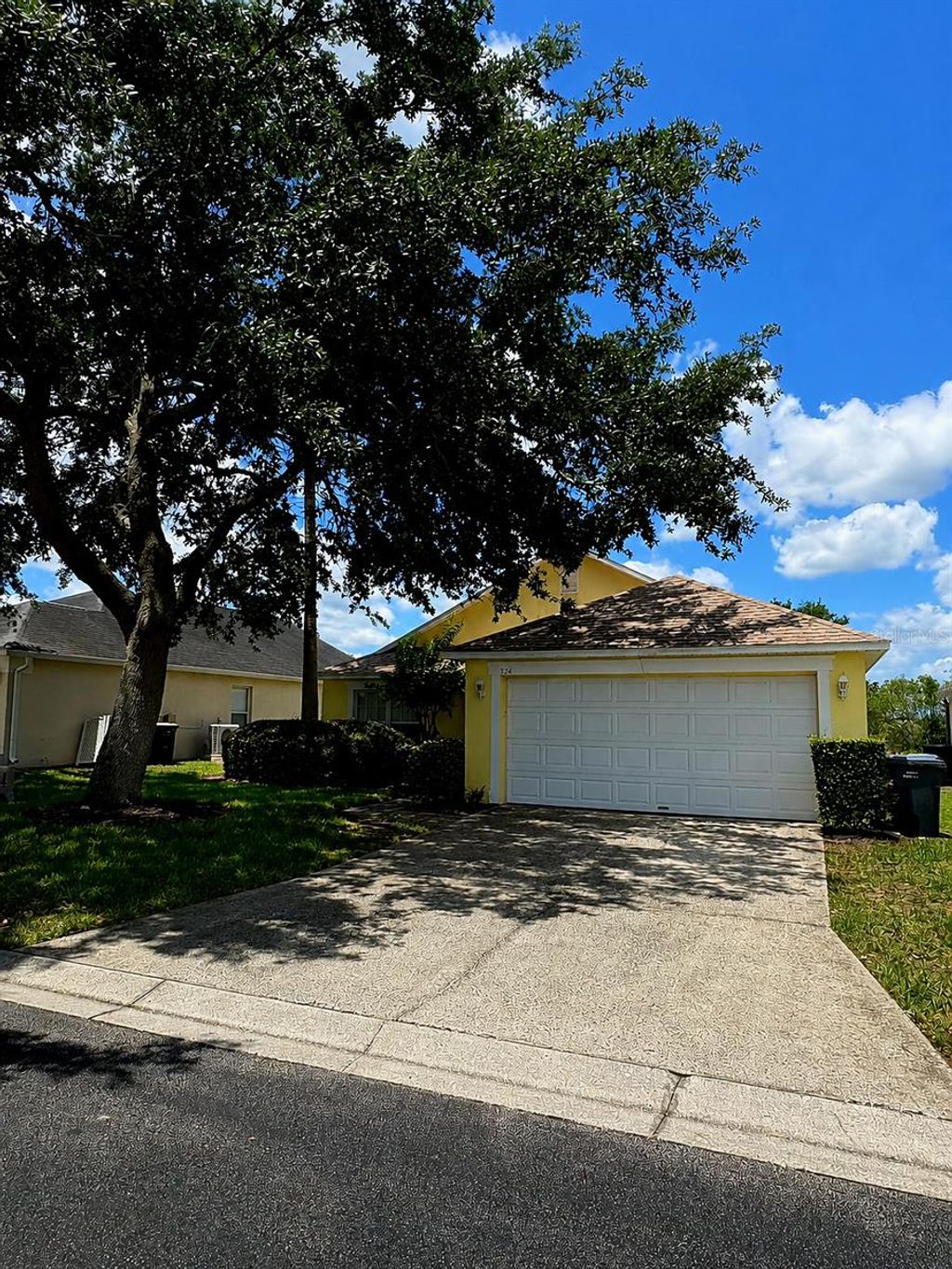 Photo of 324 Casterton Circle, Davenport, FL 33897 (MLS # O6428973)