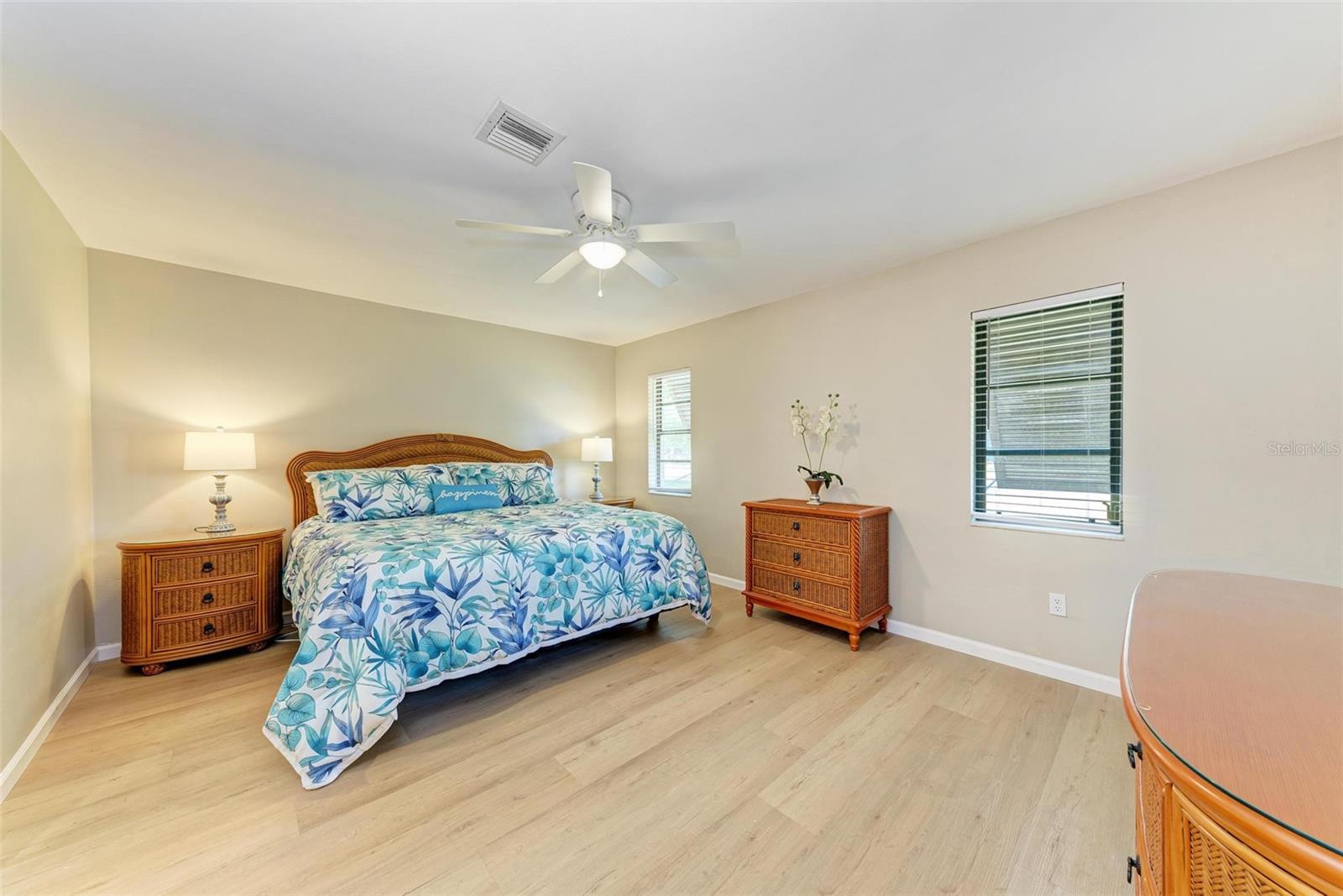 HOURGLASS LAKES PH 1 - Residential