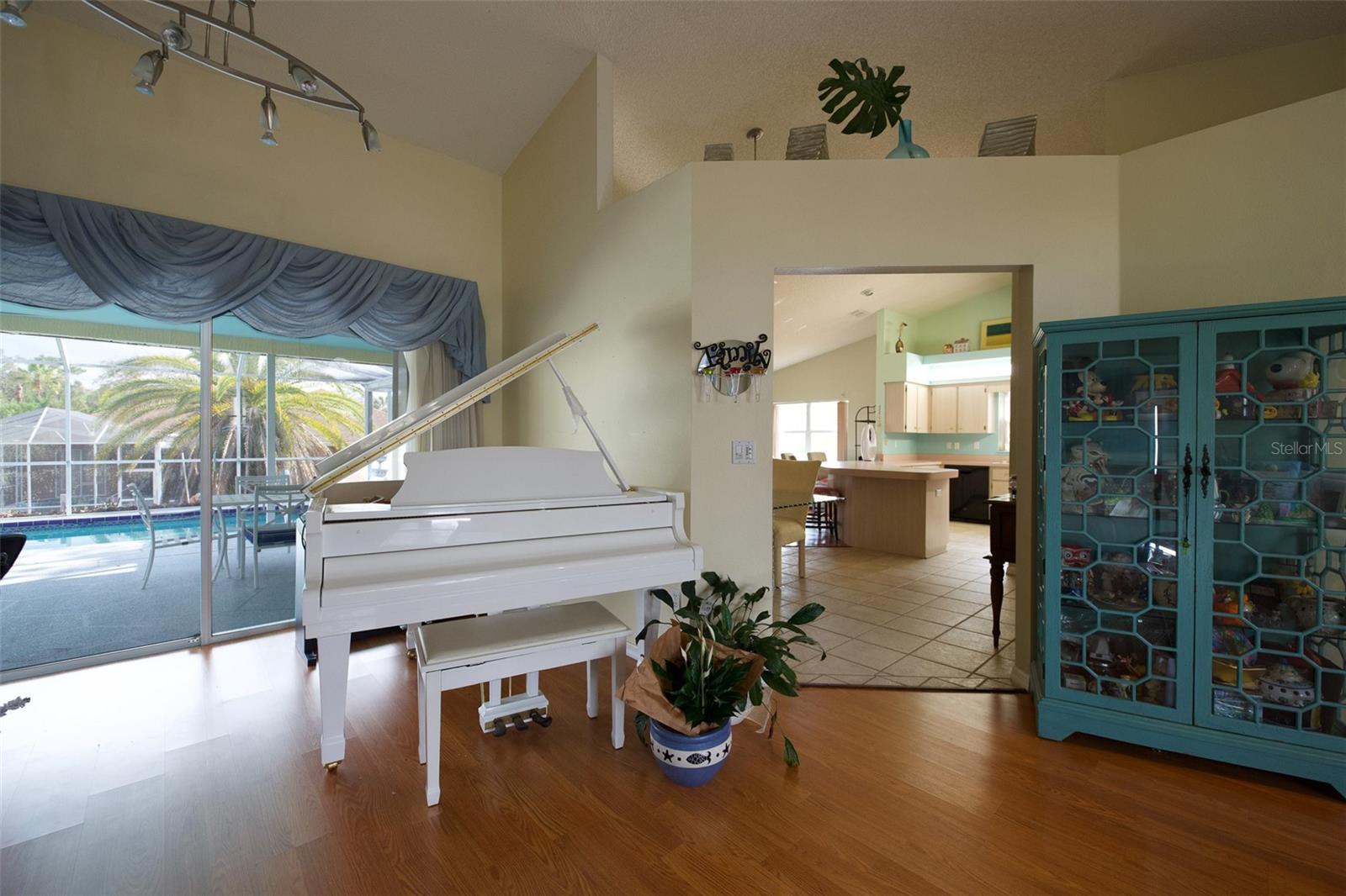 REGENCY OAKS - Residential