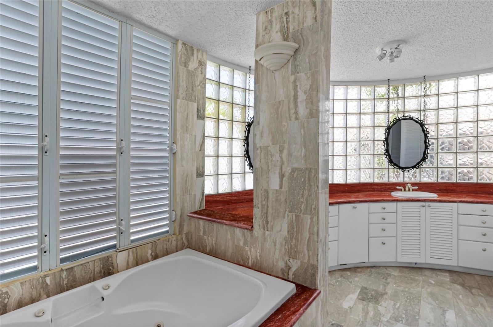 VISTAMA MARINA ESTE - Residential