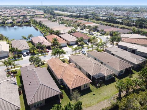 A home in WIMAUMA