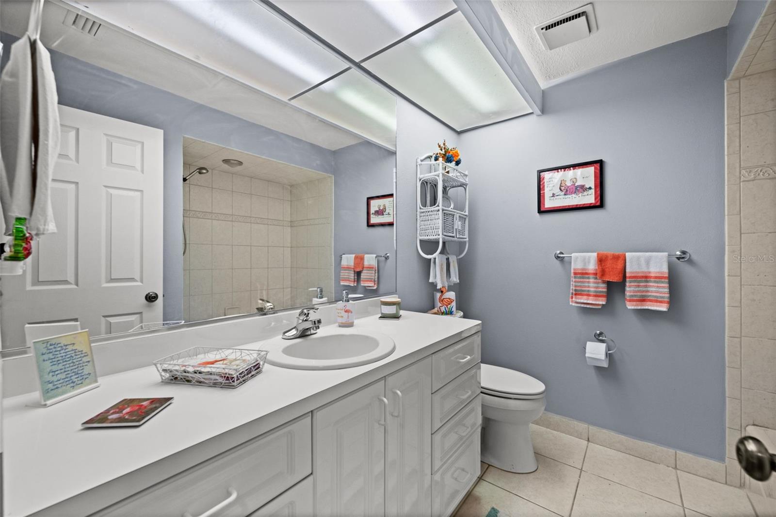 VILLAGE PLAZA SEC 6 - Residential