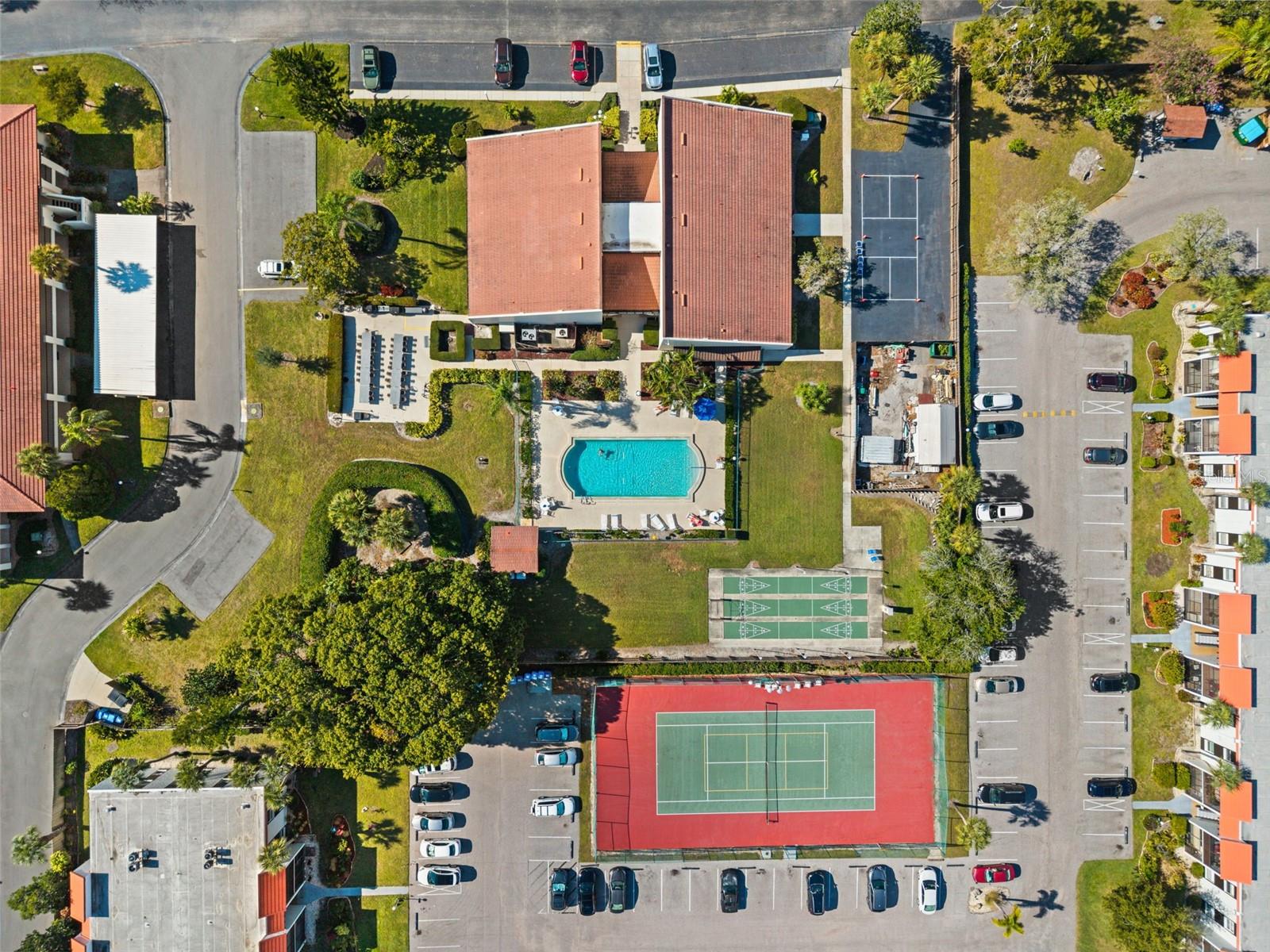 VILLAGE PLAZA SEC 6 - Residential